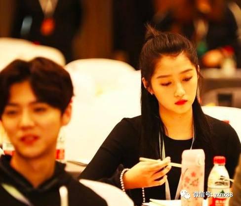 鹿晗关晓彤让娱乐圈吃瓜,娱乐圈瓜田再起波澜